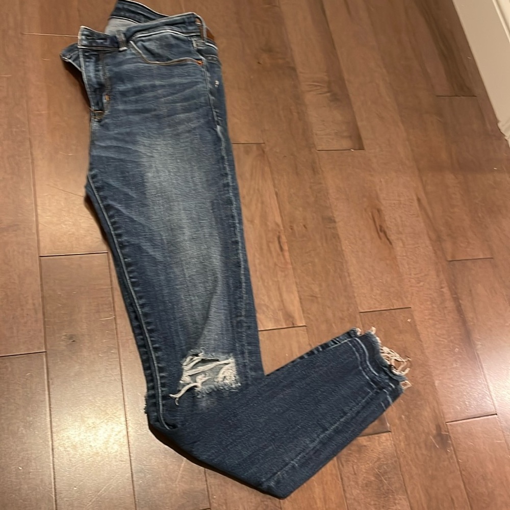 Woman’s A & F skinny jeans